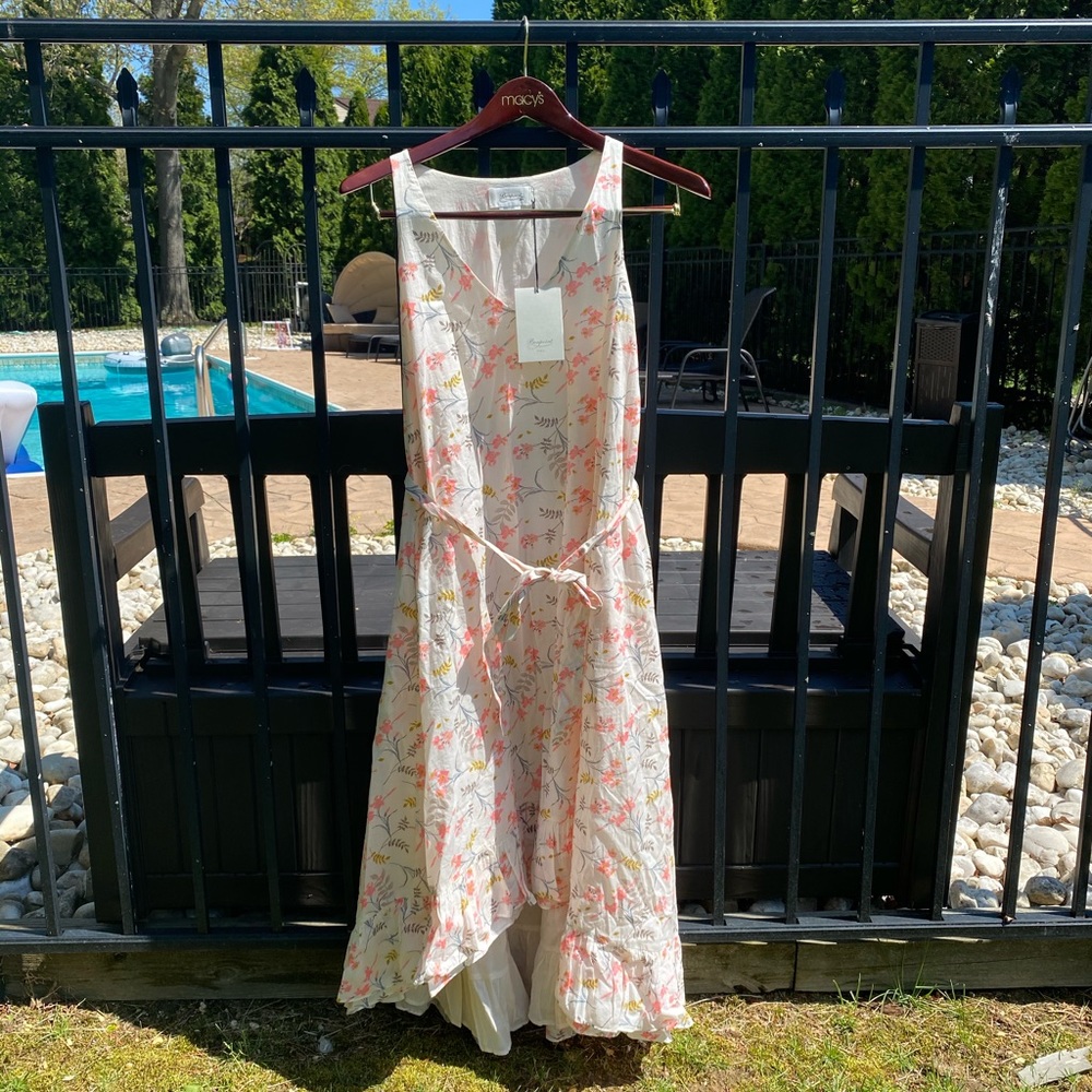 Beautiful brand new Bonpoint floral dress size 34